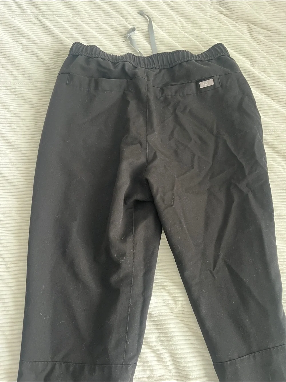 Figs Men's Black Jogger Scrub Set - Top & Sweatpants